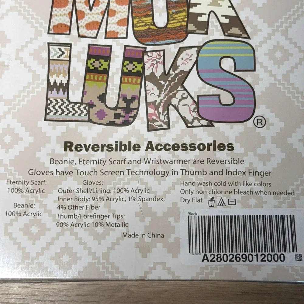 MUK LUKS Womens 3 Pc Winter Gift Set Beanie Scarf Touchscreen Gloves Fair Isle
